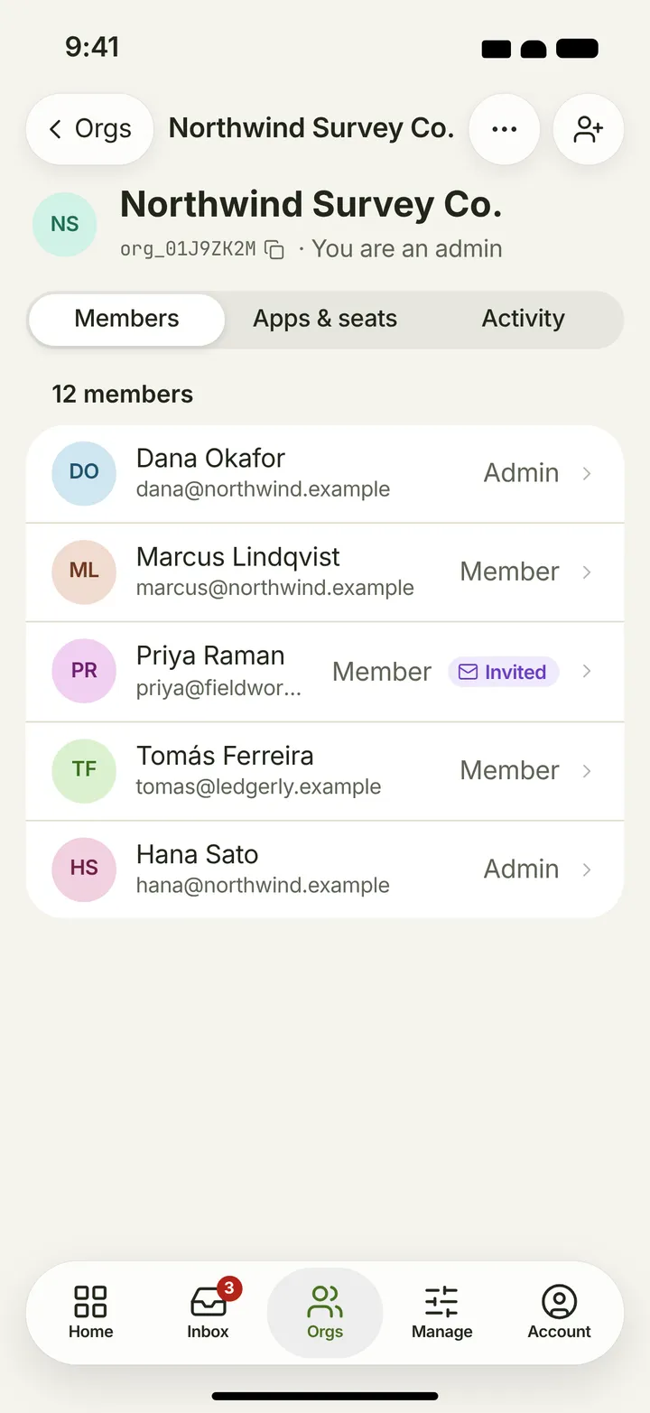 iOS / iPadOS Organization — Apps & seats — light theme